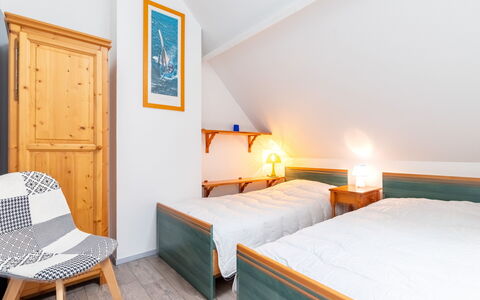 Belle Vue Mer et Piscine: Mobilia, Proprietà, Comfort, Azzurro, Arancia, Tessile, Legna, Letto, Lampada, Interior Design