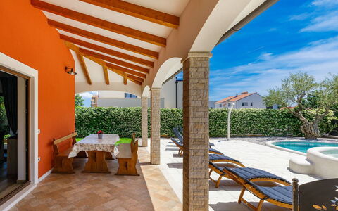 Villa Amaii: Proprietà, Mobilia, Cielo, Pianta, Tavolo, Shade, Azzurro, Blu, Mobili Da Esterno, Architettura
