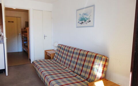 Chalets du Soleil: Camera, Mobilia, Proprietà, Camera Da Letto, Pavimento, Letto, Costruzione, Casa, Immobiliare, Interior Design