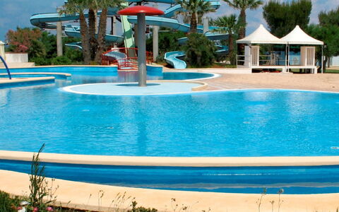 Carovigno 680: Acqua, Pianta, Nube, Proprietà, Cielo, Azzurro, Piscina, Blu, Botanica, Albero