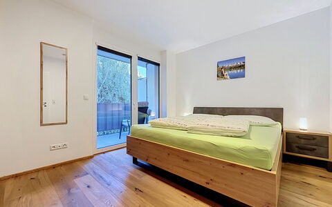 Apart Annabell: Letto, Interior Design, Camera Da Letto, Legna, Camera, Pavimentazione, Pavimento, Pavimento In Legno, Lenzuolo, Soffitto