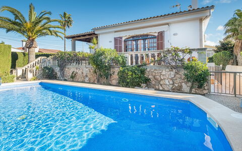 Dofins Bahia Azul: Acqua, Pianta, Costruzione, Cielo, Giorno, Proprietà, Piscina, Azzurro, Blu, Albero