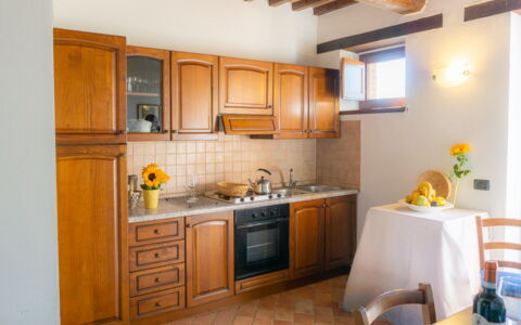 Villa Lugnano: Cabinetry, Controsoffitto, Mobilia, Proprietà, Lavello, Sedia, Cucina, Elettrodomestico Da Cucina, Costruzione, Cucina Stufa