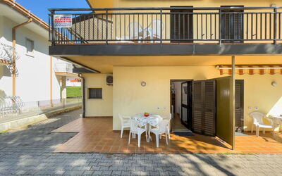 Lignano Sabbiadoro 657: Proprietà, Costruzione, Azzurro, Legna, Interior Design, Shade, Architettura, Sedia, Tavolo, Cielo