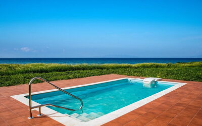 Fanes Seafront Villa i
