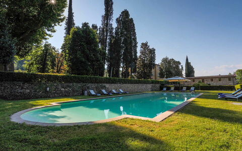 Villa Vaccoli: Acqua, Cielo, Pianta, Piscina, Azzurro, Paesaggio Naturale, Corpo D'Acqua, Albero, Erba, Shade