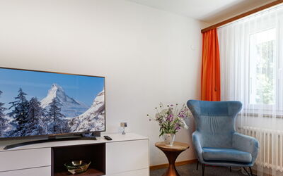 Hubertus 89.1: Proprietà, Costruzione, Pianta, Azzurro, Finestra, Comfort, Pianta Della Casa, Legna, Interior Design, Soggiorno