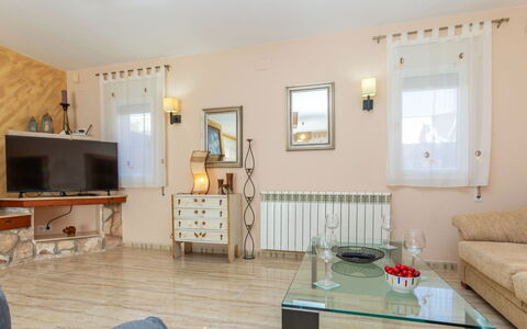 Villa Cantos: Mobilia, Interior Design, Pavimentazione, Pavimento, Divano, Camera, Soffitto, Legna, Illuminazione, Soggiorno