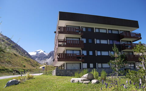 Tignes 220: Cielo, Costruzione, Pianta, Finestra, Lotto, Erba, Urban Design, Montagna, Paesaggio, Condominio