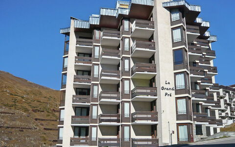 Tignes 230: Cielo, Proprietà, Costruzione, Palazzone, Condominio, Urban Design, Quartiere, Zona Residenziale, Facciata, Rettangolo