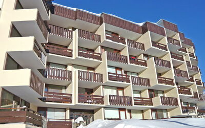 Tignes 245: Proprietà, Cielo, Costruzione, Palazzone, Urban Design, Condominio, Quartiere, Legna, Zona Residenziale, Immobiliare