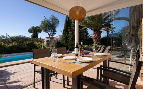 Harmony: Tavolo, Cielo, Mobilia, Proprietà, Pianta, Azzurro, Tavolo Esterno, Mobili Da Esterno, Shade, Interior Design