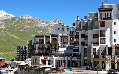 Tignes 300: Costruzione, Cielo, Proprietà, Montagna, Finestra, Urban Design, Quartiere, Casa, Zona Residenziale, Paesaggio