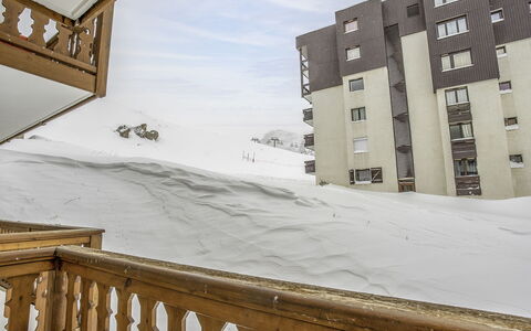Tignes 310: Cielo, Costruzione, Proprietà, Finestra, Neve, Bianca, Luce, Nube, Illuminazione, Legna