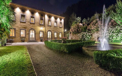 Villa Cantignano: Pianta, Proprietà, Cielo, Acqua, Costruzione, Verde, Albero, Casa, Immobiliare, Paesaggio Naturale