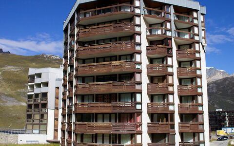 Tignes 315: Cielo, Costruzione, Proprietà, Nube, Palazzone, Architettura, Urban Design, Condominio, Finestra, Zona Residenziale