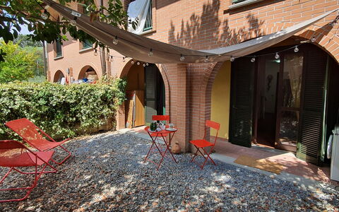 Bianca: Pianta, Costruzione, Shade, Albero, Villetta, Sedia, Zona Residenziale, Quartiere, Legna, Paesaggio