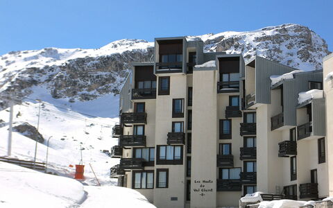 Tignes 340: Cielo, Neve, Costruzione, Montagna, Finestra, Bianca, Pendenza, Architettura, Urban Design, Casa