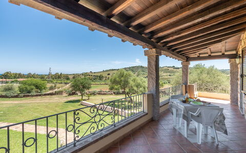 La Caletta 840: Pianta, Cielo, Proprietà, Natura, Shade, Albero, Portico, Legna, Costruzione, Interior Design