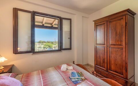 La Caletta 840: Mobilia, Proprietà, Costruzione, Comfort, Azzurro, Cabinetry, Legna, Finestra, Interior Design