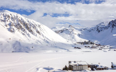 Tignes 470: Nube, Cielo, Montagna, Neve, Pendenza, Highland, Congelamento, Geomorfologia Glaciale, Geografia Montane, Calotta Di Ghiaccio