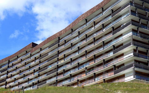 Tignes 480: Nube, Cielo, Pianta, Costruzione, Finestra, Casa, Lotto, Albero, Erba, Villetta