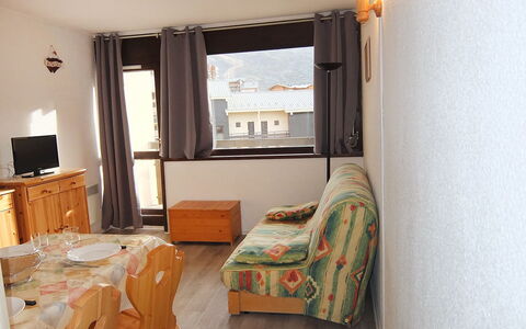 Les Menuires 100: Camera, Mobilia, Proprietà, Letto, Interior Design, Camera Da Letto, Costruzione, Pavimento, Parete, Casa