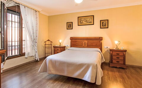 Villa Anita: Mobilia, Interior Design, Pavimento, Pavimentazione, Legna, Camera Da Letto, Letto, Pavimento In Legno, Camera, Soffitto