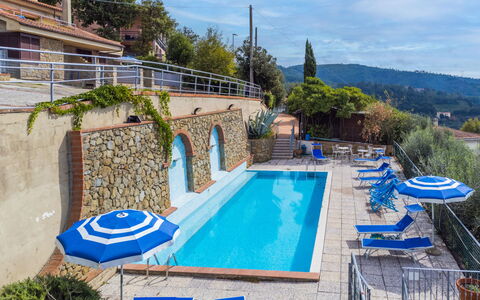 Vinci 962: Acqua, Pianta, Cielo, Proprietà, Nube, Piscina, Azzurro, Blu, Natura, Mobili Da Esterno