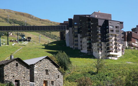 Ski Soleil 1 - 1511: Cielo, Costruzione, Finestra, Casa, Lotto, Highland, Erba, Zona Residenziale, Immobiliare, Urban Design