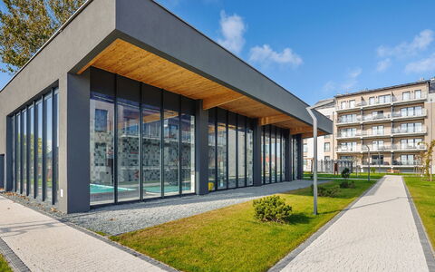 Pięć Mórz: Cielo, Pianta, Nube, Costruzione, Lotto, Urban Design, Erba, Shade, Finestra, Albero