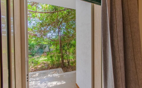 Villa Talise: Pianta, Costruzione, Finestra, Shade, Legna, Interior Design, Luce Del Sole, Latifoglie, Tinte E Ombre