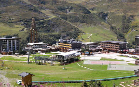 Les Menuires 410: Montagna, Highland, Pianta, Paesaggio Naturale, Lotto, Costruzione, Erba, Pendenza, Paesaggio, Pascolo