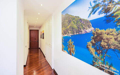 Apartment Fernanda - Levanto: Proprietà, Costruzione, Azzurro, Dipingere, Pianta, Legna, Architettura, Interior Design, Porta, Arte