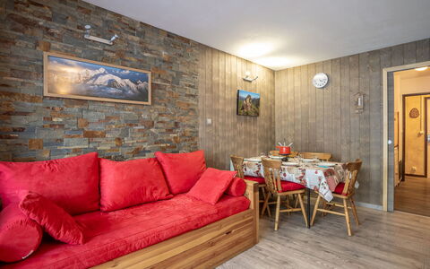 Les Menuires 230: Cornice, Mobilia, Divano, Tavolo, Proprietà, Costruzione, Legna, Comfort, Interior Design, Decorazione
