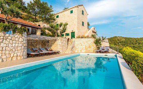 Stolovi: Acqua, Pianta, Nube, Cielo, Blu, Costruzione, Piscina, Azzurro, Albero, Tempo Libero