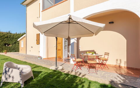 Punta Ala 250: Proprietà, Costruzione, Finestra, Mobilia, Pianta, Shade, Cielo, Mobili Da Esterno, Legna, Architettura
