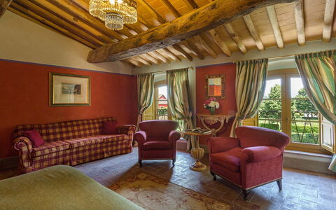 Villa Guasperini: Mobilia, Proprietà, Comfort, Legna, Interior Design, Illuminazione, Pavimento, Cornice, Soggiorno, Costruzione