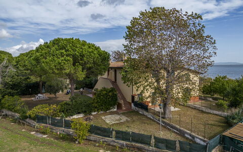 Holiday Home Giannella: Nube, Pianta, Cielo, Proprietà, Costruzione, Albero, Lotto, Casa, Area Rurale, Paesaggio