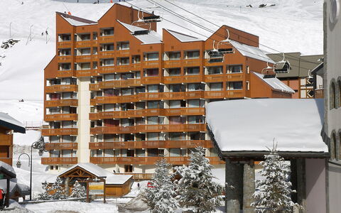 Val Thorens 130: Neve, Costruzione, Giorno, Proprietà, Mondo, Finestra, Pendenza, Pianta, Architettura, Urban Design