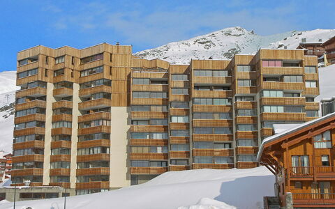 Val Thorens 140: Cielo, Costruzione, Neve, Finestra, Nube, Urban Design, Condominio, Palazzone, Quartiere, Montagna
