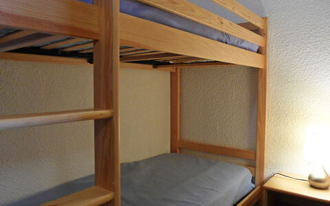 Val Thorens 140: Letto, Camera, Mobilia, Proprietà, Letto A Castello, Ostello, Costruzione, Telaio Del Letto, Camera Da Letto, Dormitorio