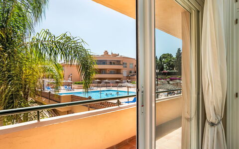 Los Patios de Santa Maria: Appartamento, Zona Residenziale, Condominio, Balcone, Shade, Hotel, Ricorrere, Piscina, Mobili Da Esterno