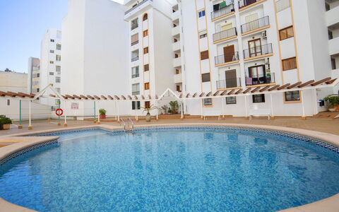 Calpe Calp 822: Acqua, Proprietà, Costruzione, Finestra, Piscina, Azzurro, Cielo, Pianta, Tempo Libero, Aqua