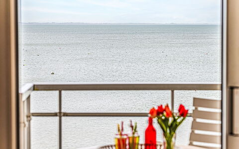 Morgane: Mare, Oceano, Balcone, Bicchiere, Sedia, Recinzione, Spiaggia, Bracciolo