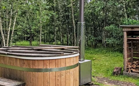 Riverside Cottage: Legna, Foresta, Giardino, Latifoglie, Woodland, Backyard, Color Legno, Edifici Giardino, Cortile, Log Cabin