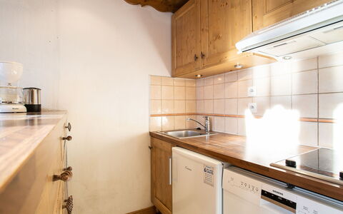 Val Thorens 200: Cabinetry, Controsoffitto, Proprietà, Costruzione, Lavandino Della Cucina, Cucina, Lavello, Cucina Stufa, Legna, Rubinetto