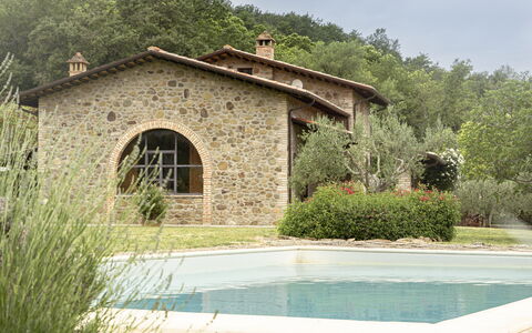 Villa San Leo: Acqua, Pianta, Proprietà, Cielo, Costruzione, Albero, Paesaggio Naturale, Lotto, Tempo Libero, Erba