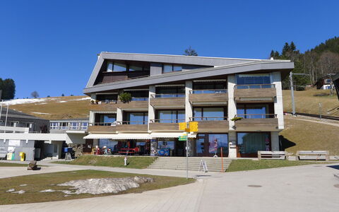 Margherita Bütler: Acqua, Cielo, Costruzione, Azzurro, Montagna, Albero, Architettura, Corpo D'Acqua, Lago, Quartiere
