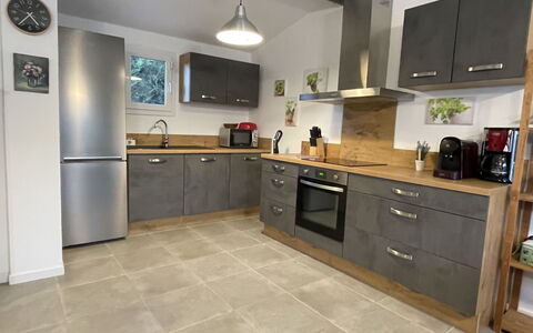 Logis de la Castagne: Controsoffitto, Cabinetry, Proprietà, Mobilia, Cucina Stufa, Elettrodomestico Da Cucina, Legna, Cucina, Costruzione, Cassetto